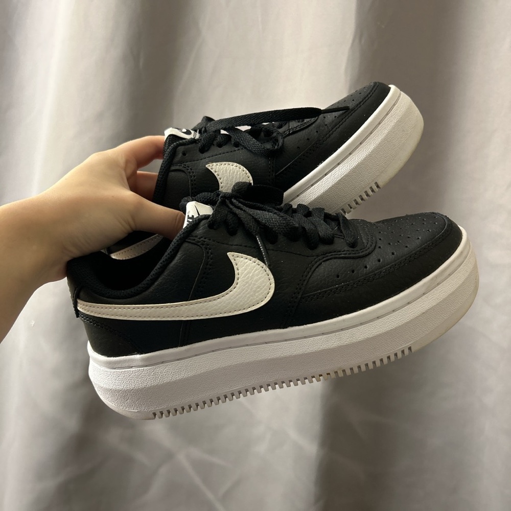 Platform Nike Size 7
